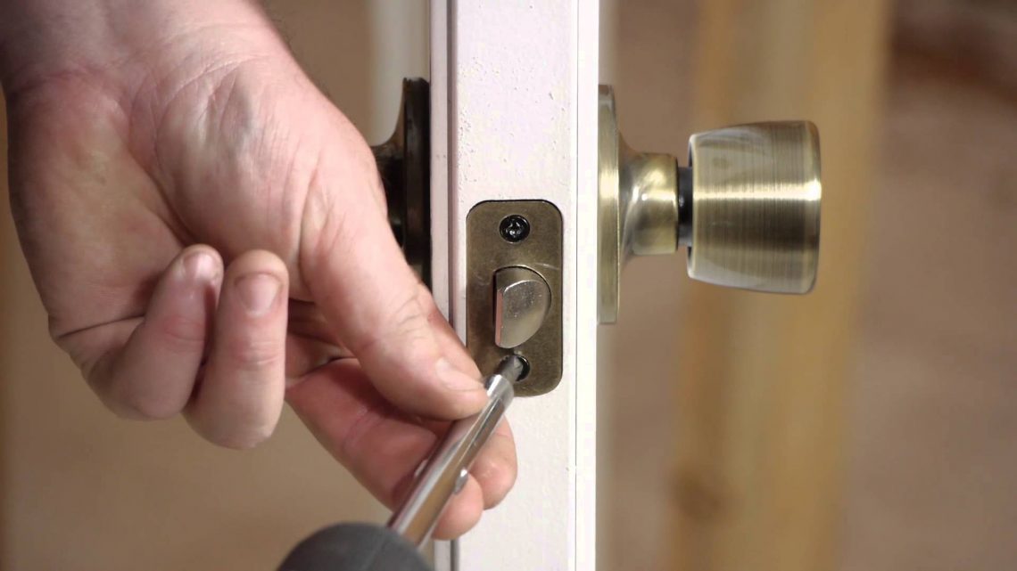 How Do You Decide Which Residential Locksmith to Hire in Arlington?